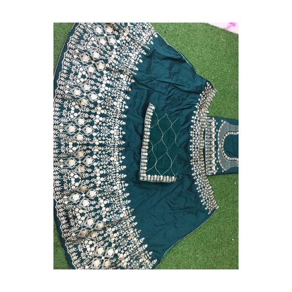 Gorgeous Ethnic Dresses!! - Picture 4 of 4